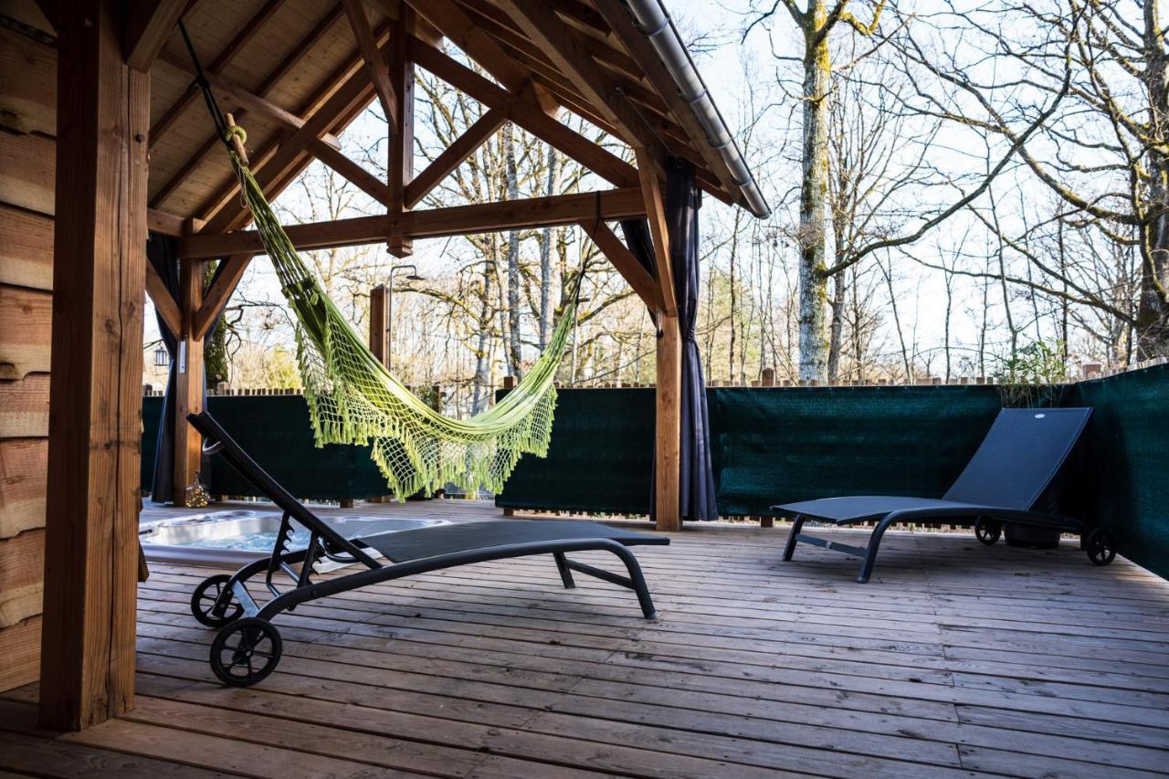 Charmante Cabane Dans Les Arbres Avec Jacuzzi Et Sauna Boismorand Zewnętrze zdjęcie